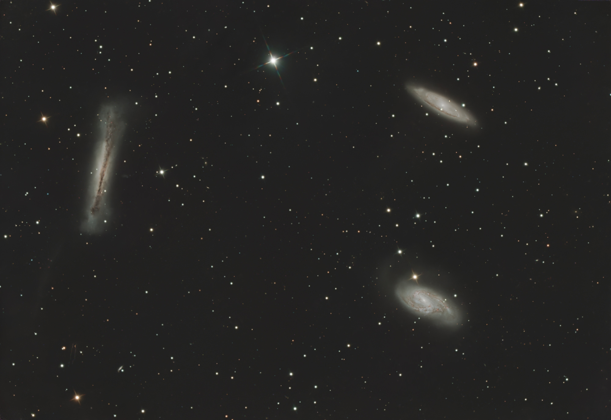 Die Messier 66 Gruppe auch bekannt als Leo-Triplett, ist eine kleine Galaxiengruppe in Sternbild Löwe. Sie liegt ungefähr 35 Millionen Lichtjahre entfernt.
